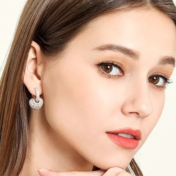 Beautiful Gold Plated Cubic Zircon Heart Earrings - Picture 7 of 7